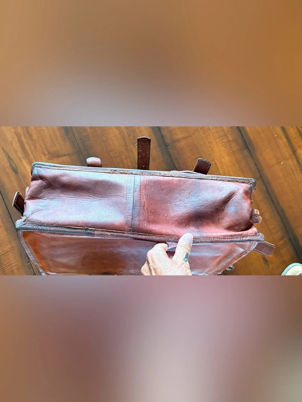 Very Vintage Leather Messenger Bag - Brown TLC